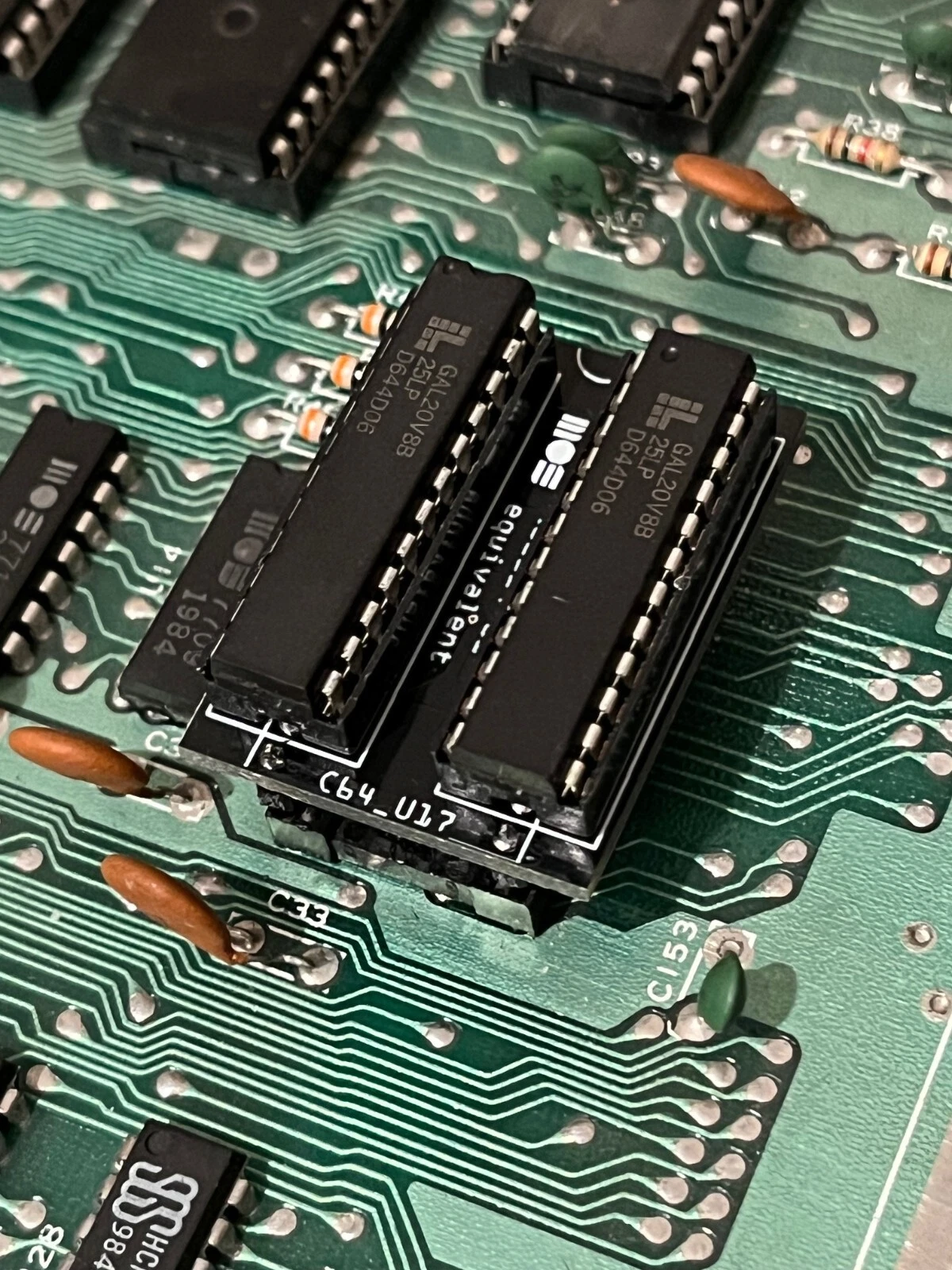 Commodore 64 PLA Gold Precision Pin Replacement Board (MOS 906114-01) - Precision Gold Pin PLA thumbnail 4